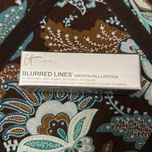 It Cosmetics Blurred Lines Smooth Fill Lipstick Je Ne Sais Quoi